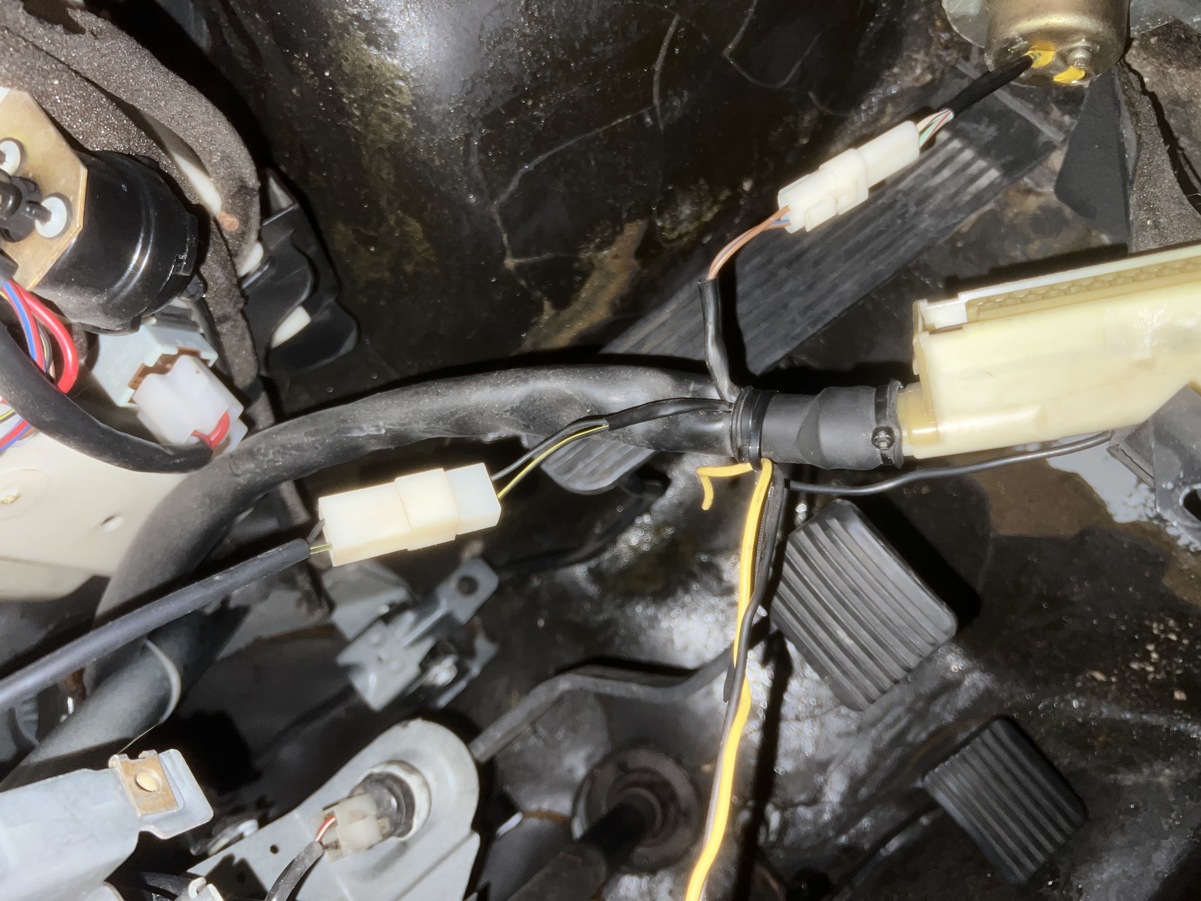 ECU wiring harness of 1983 Porsche 944